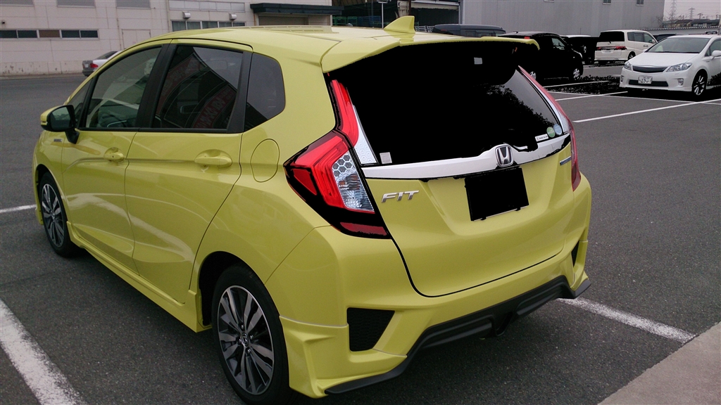 価格 Com 後ろから見るとそうでも無いかも ホンダ フィット 13年モデル Zeke1512さん のクチコミ掲示板投稿画像 写真 フィット を愛する人 この爺と まれ