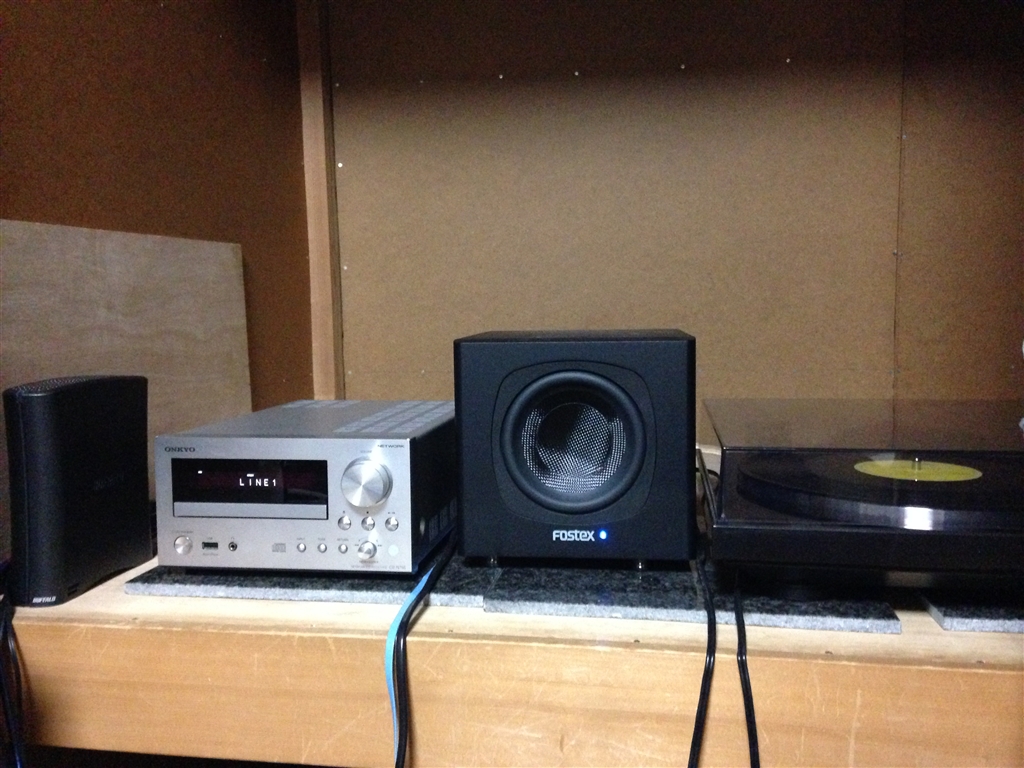 価格.com - 『CR-N755はNASとUSB-HDD、サブウーファーを接続。お隣は