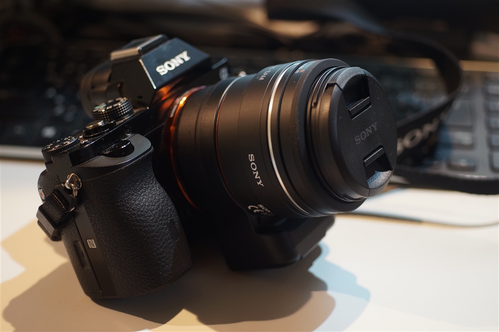 価格.com - 『α7に付けるとこんな感じ（アダプター経由）』SONY 85mm