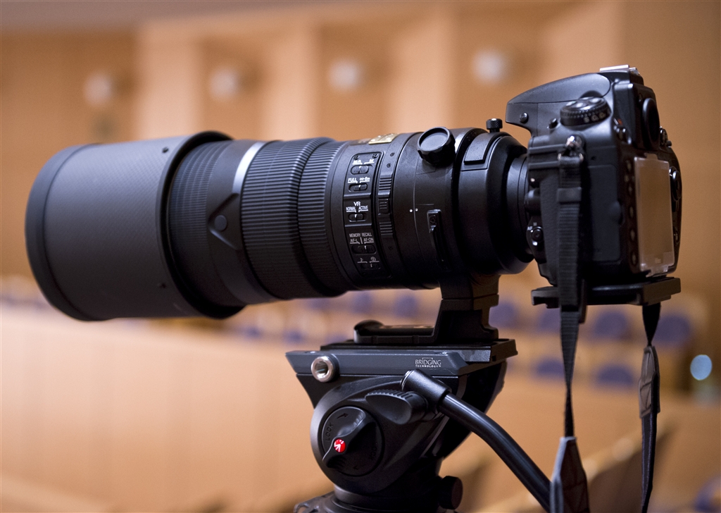 価格.com - 『サンニッパでは締めないと厳しいです』マンフロット プロ