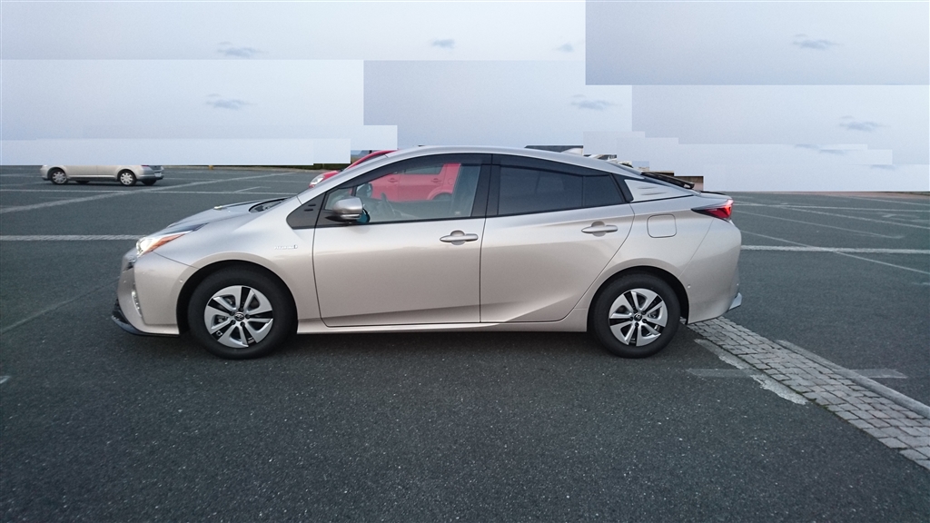 価格.com - 『側面』トヨタ プリウス 2015年モデル 有限会社 無限(株