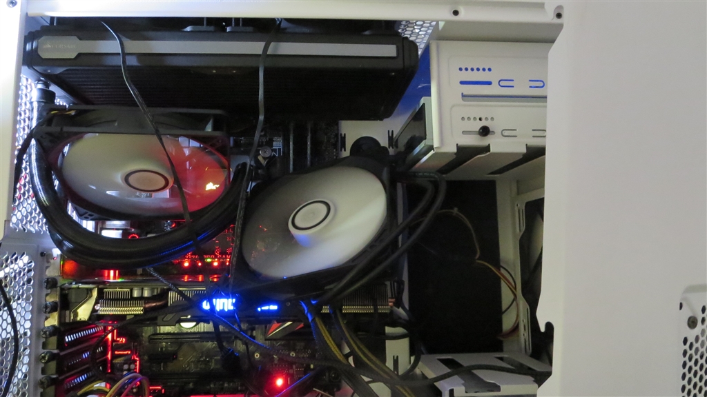 価格.com - 『追加のファンを2つ適当に配置』Fractal Design Define