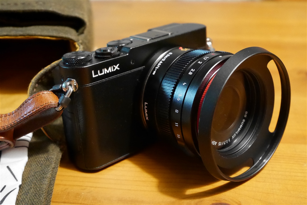 Panasonic Leica DG Summilux 15mm F/1.7 Aspherical Lens (H-X015K) - Black - Micro Four Thirds