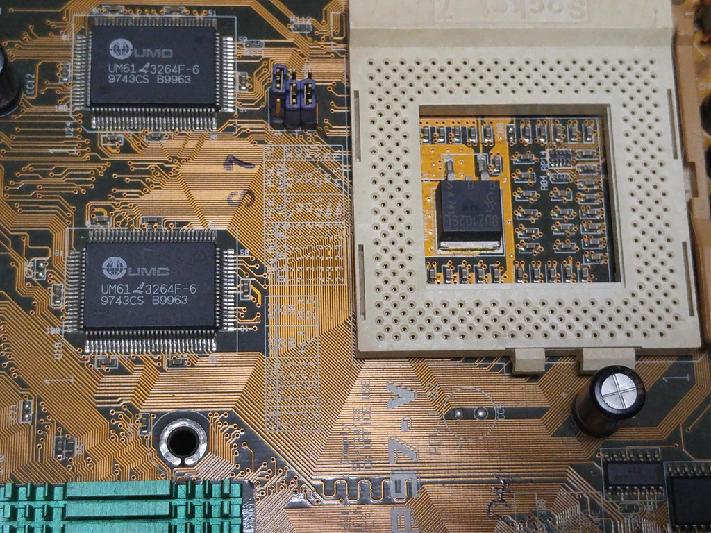 『マザーボード上のL2キャッシュ（Socket7）』  CPUすべて 軽部さんのクチコミ掲示板画像1/4