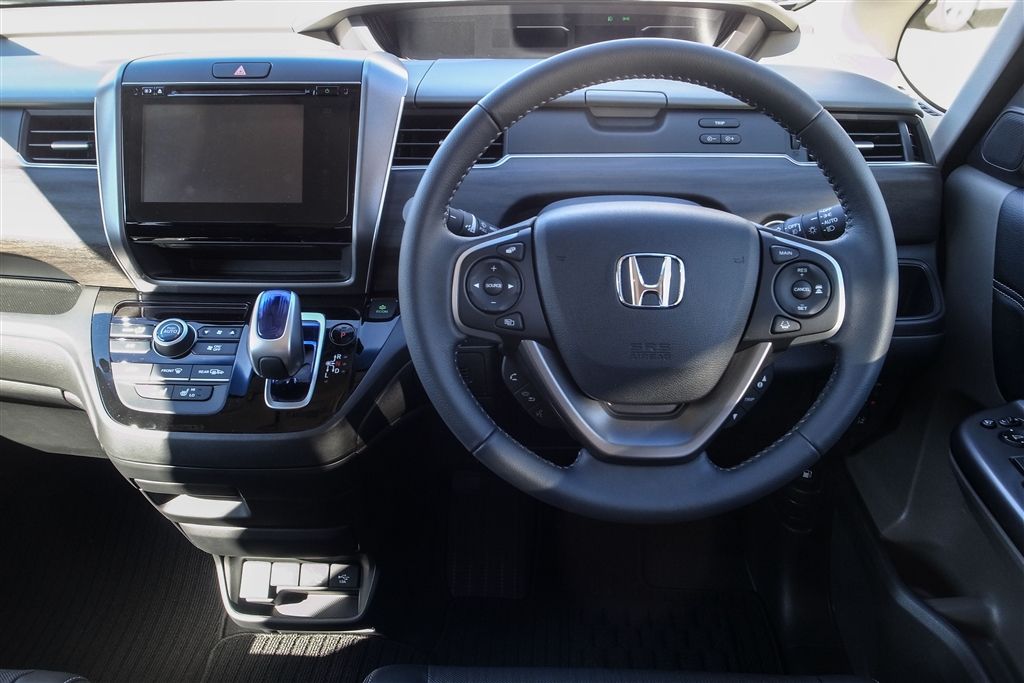 価格.com - 『運転席（メーカーオプションナビ搭載）』ホンダ フリード