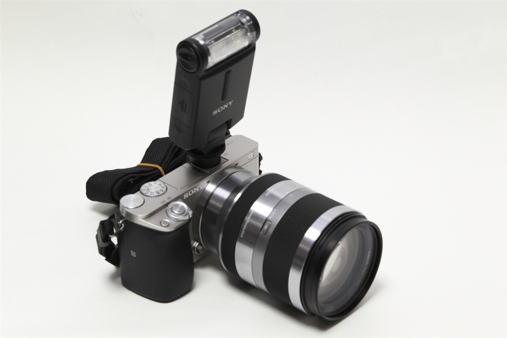 価格.com - 『小さい外部フラッシュが有ると良いです。』SONY α6000