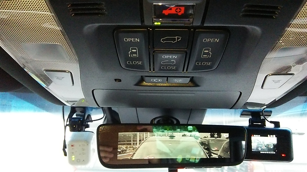 価格 Com ルームミラー真ん中にして左右に取り付けてます 左側は室内カメラ付き トヨタ アルファード 15年モデル Alphard Taxiさん のクチコミ掲示板投稿画像 写真 ドライブレコーダー