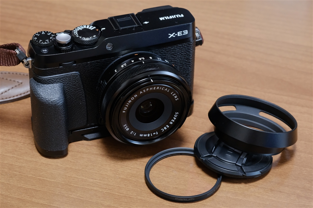 FUJIFILM X-E3 ボディ + 純正ハンドグリップ - デジタルカメラ