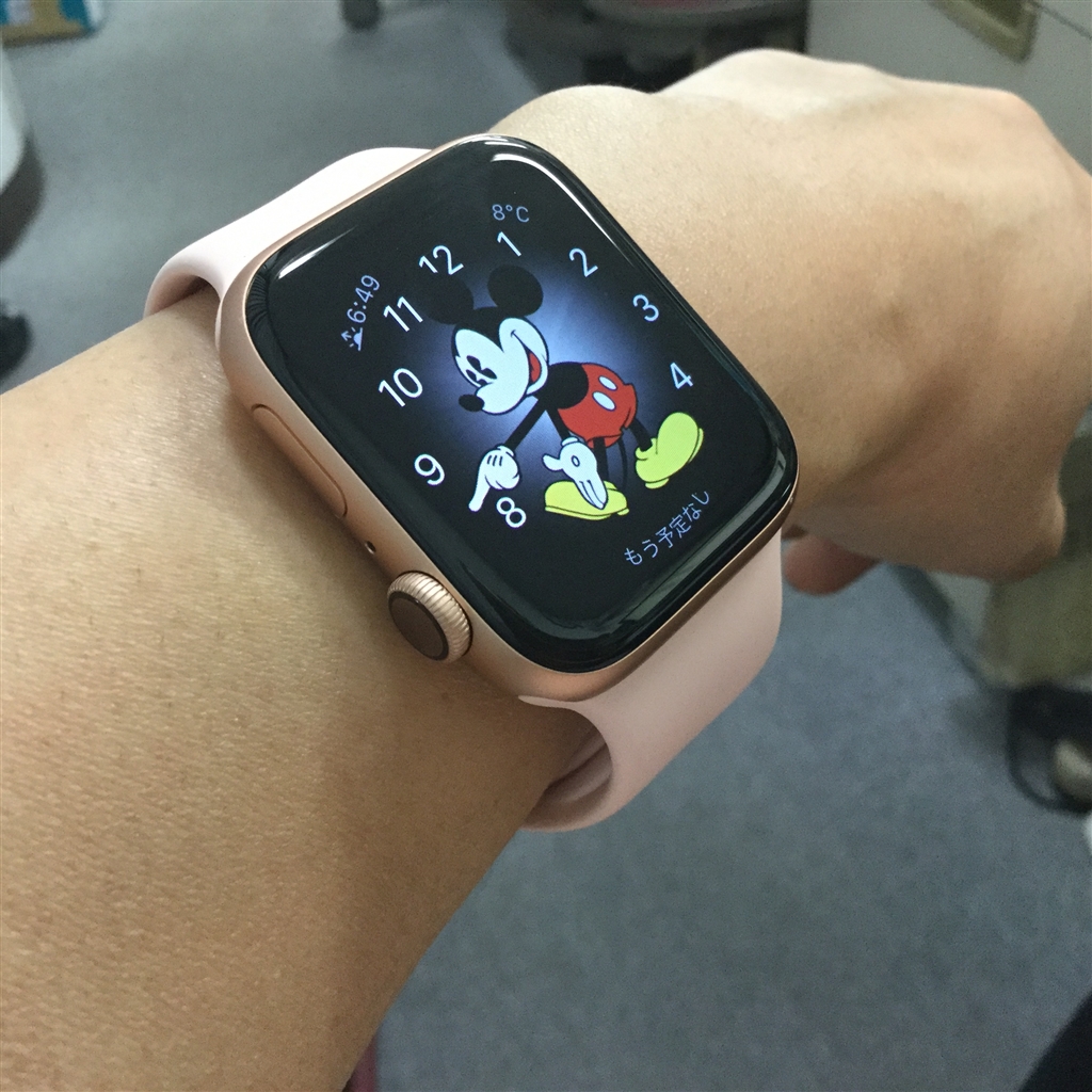価格.com - Apple Watch Series 4 GPSモデル 44mm スポーツバンド ピーモモさん のクチコミ掲示板投稿画像・写真「実物を見たけど大きさで迷う」[3138044]