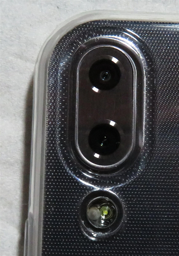 価格.com - 『LED1』ASUS ZenFone 5Z SIMフリー 白咲さん のクチコミ掲示板投稿画像・写真「背面のフラッシュLEDに