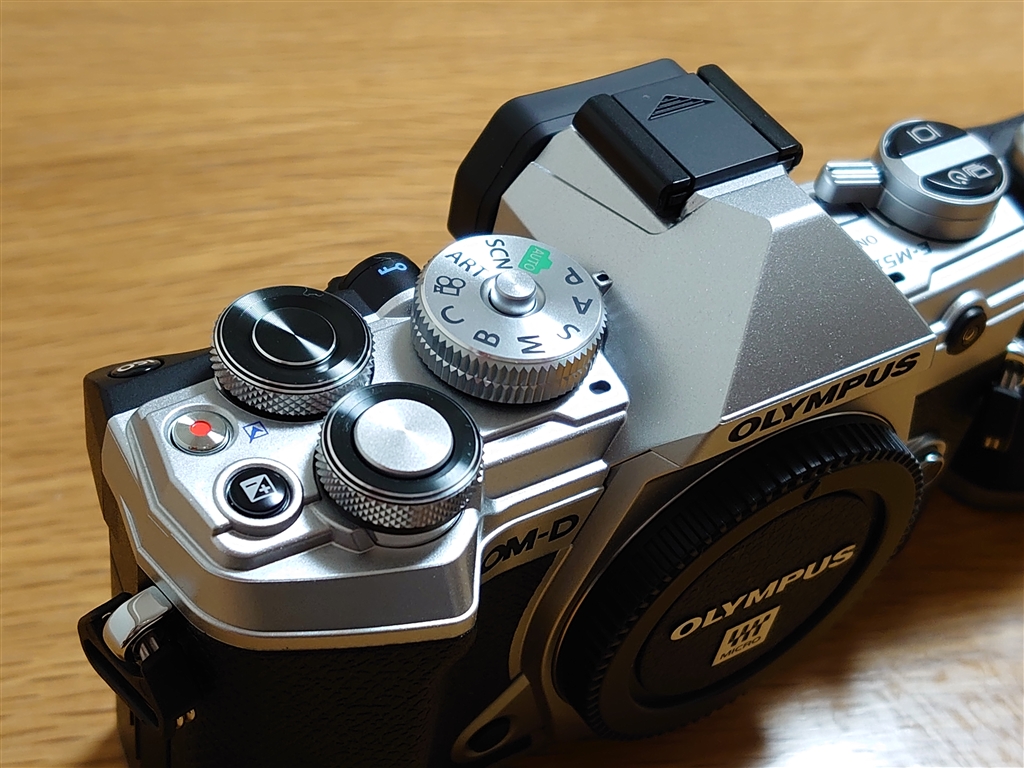 価格.com - 『mk3シャッターボタン周辺』オリンパス OM-D E-M5 Mark