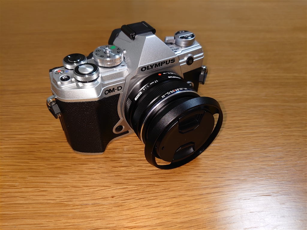 価格.com - 『グリップ無し 17mmF1.8』オリンパス OLYMPUS OM-D E-M5