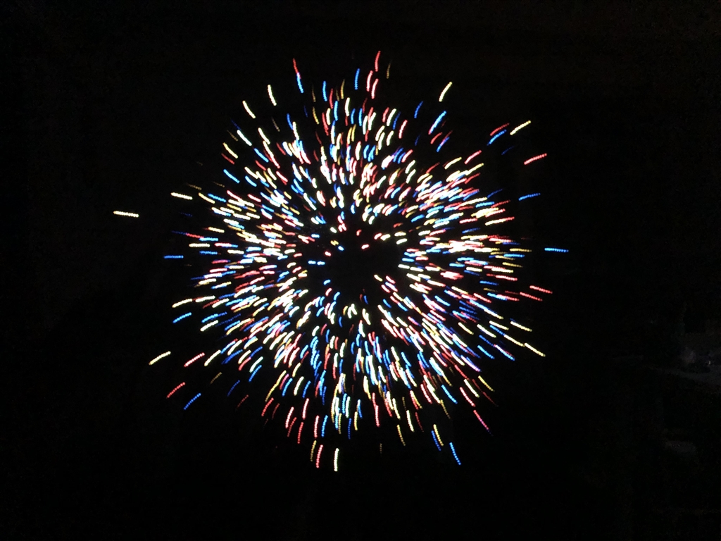 価格.com - 『数分止めたときのスクリーンセーバーの三原色花火』LG