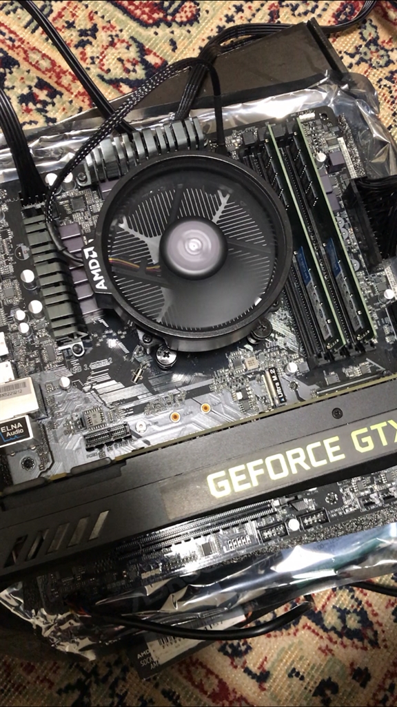 価格 Com 動画撮ってたものしか無かったのでこんな感じです Asrock B450m Pro4 荒ぶるシャケさん のクチコミ掲示板投稿画像 写真 自作pcでbios起動しない 3365173