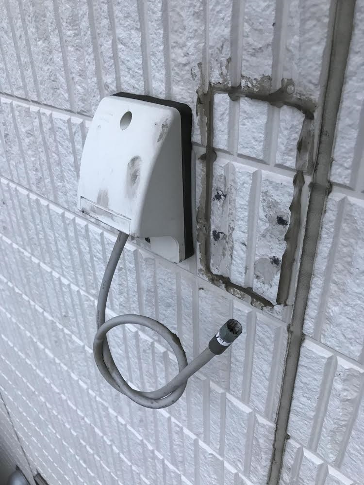 価格 Com 解約工事の杜撰な外壁 配線処理 ケーブルtv Mimi1206さんのクチコミ掲示板投稿画像 写真 加入した事に後悔 家が汚くなりました 3428522