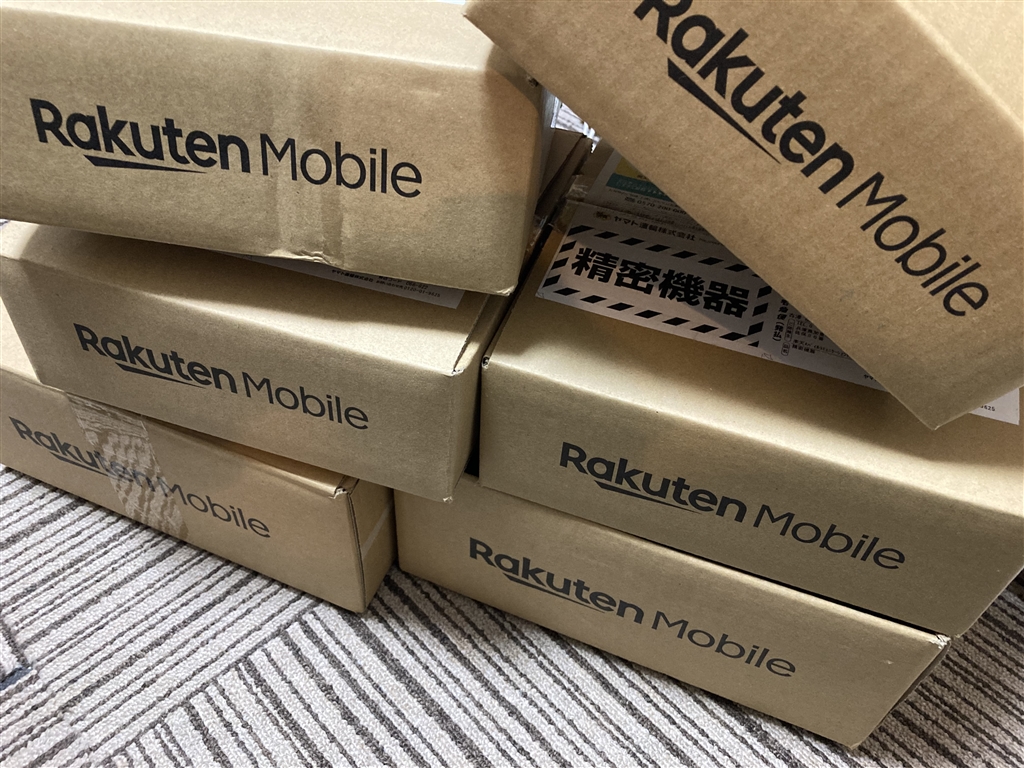 価格 Com まだまだ先は長いですよ 交換品の空箱は増えるだけ 楽天モバイル Rakuten Hand 楽天モバイル S14 Askさん のクチコミ掲示板投稿画像 写真 スピーカーが初期不良で雑音の混じる状態でした