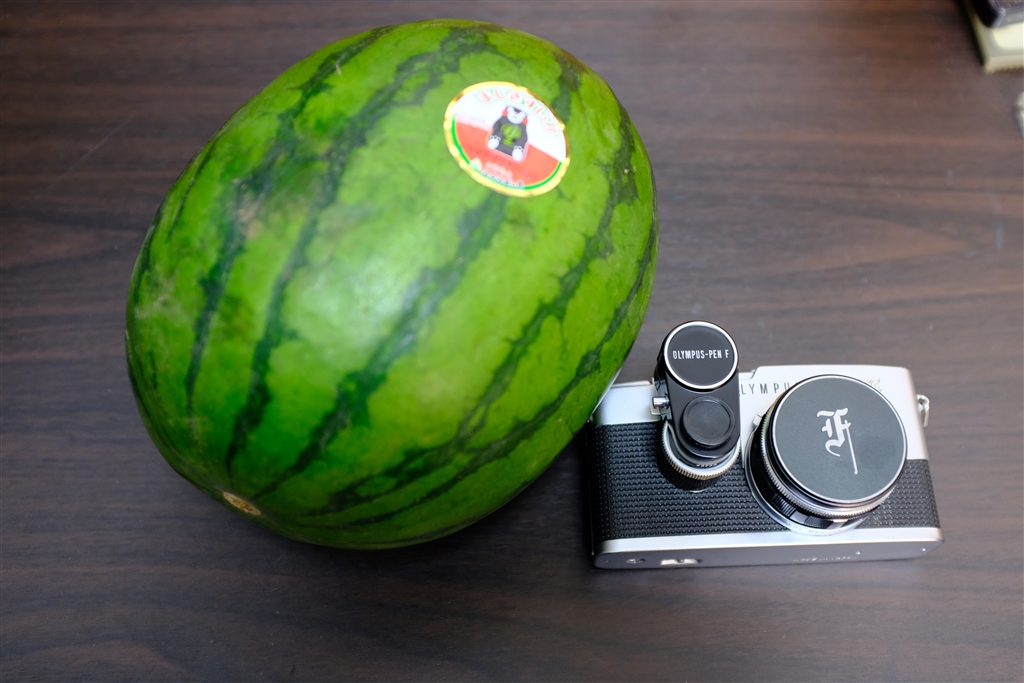 価格 Com 小玉スイカ 大きさが分かるようにカメラと一緒に 富士フイルム Fujifilm X100f Shuu2さん のクチコミ掲示板投稿画像 写真 秋を撮りに行こう