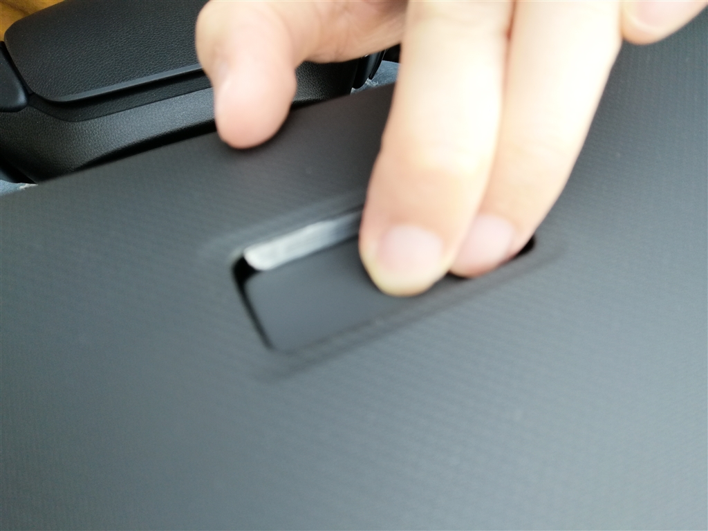 価格 Com 養生テープで対策 ホンダ ステップワゴン スパーダ 15年モデル 火暴弓単マンさん のクチコミ掲示板投稿画像 写真 運転席前収納 を開ける時 指が痛い