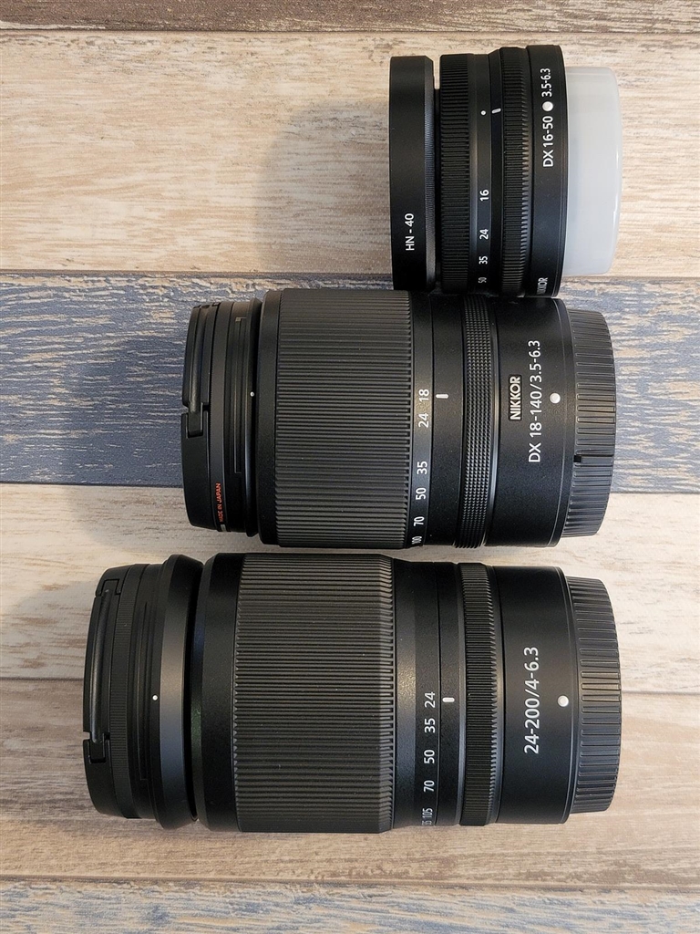 価格.com - 『キットレンズ、18-140、24-200を並べた写真です