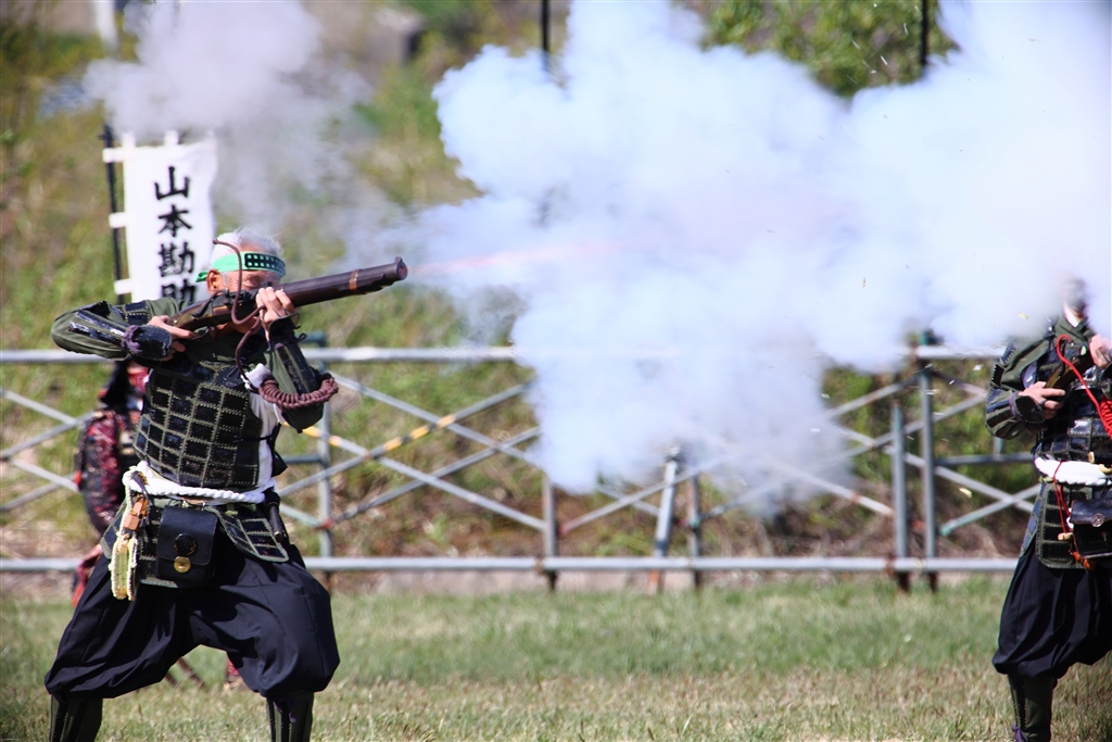 価格.com - 『鉄砲隊は火縄銃の扱いに慣れた熟練者（年配者）ばかり