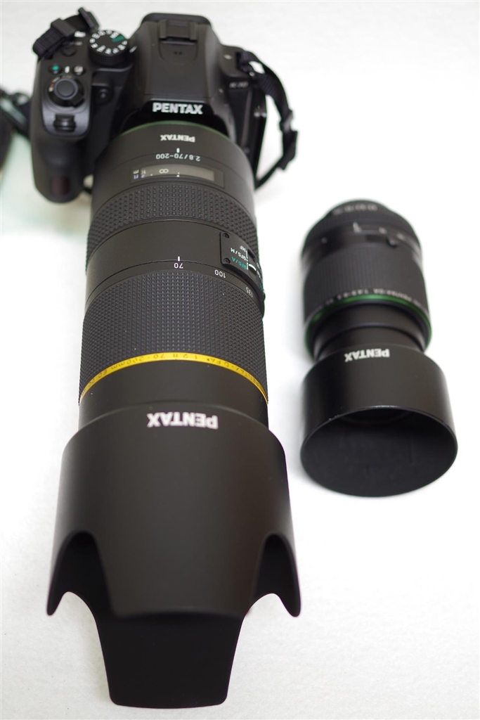 価格.com - 『左：K-70 + DFA*70－200㎜F2.8 右：DA55－300㎜F4.5-6.3