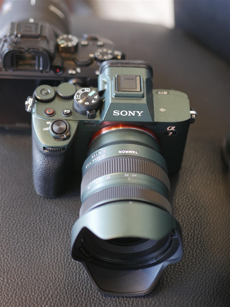 価格.com - 『上面と軍艦部もSONYのロゴとボタン・ダイヤルの