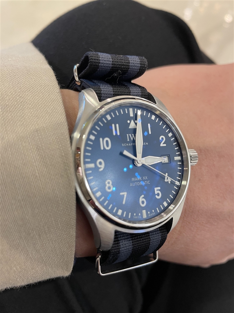 価格.com - 『パイロットウォッチにNATOベルトは鉄板ですね！』IWC