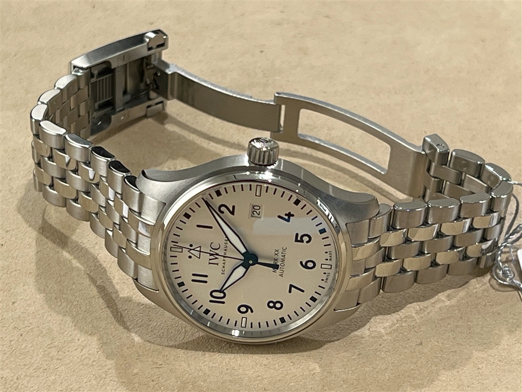 価格.com - 『Mark XX シルバー文字盤』IWC パイロット