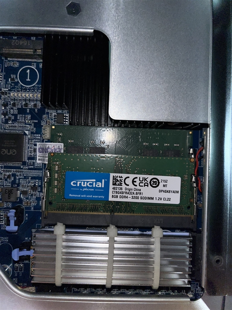 価格.com - 『で、8GBのメモリーを入れてみました。』QNAP TS-464-8G