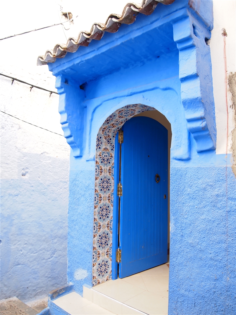 『たった今BSでブルーが有名なモロッコの街を放映してましたので無理やり(^^)』ニコン COOLPIX P1000 アナログ