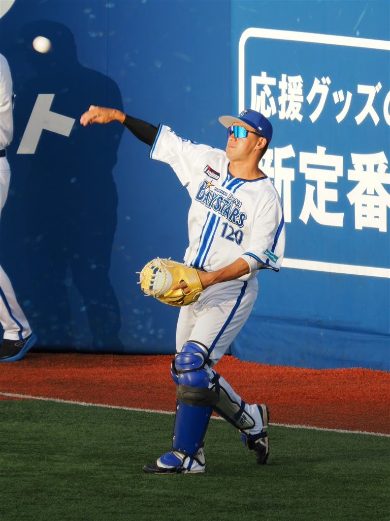 価格.com - 『野球場のスタンドでも邪魔にならないサイズですけど