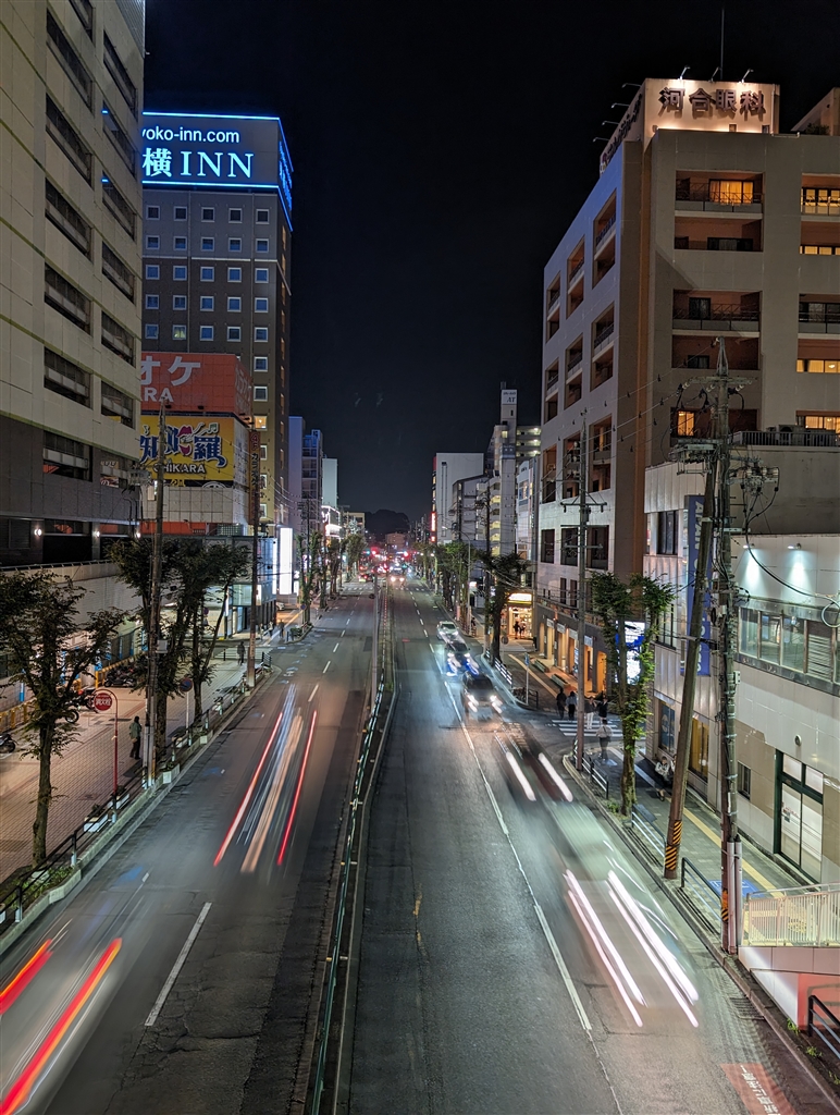 価格.com - 『こちらは長時間露光モード、光跡が撮れます』Google