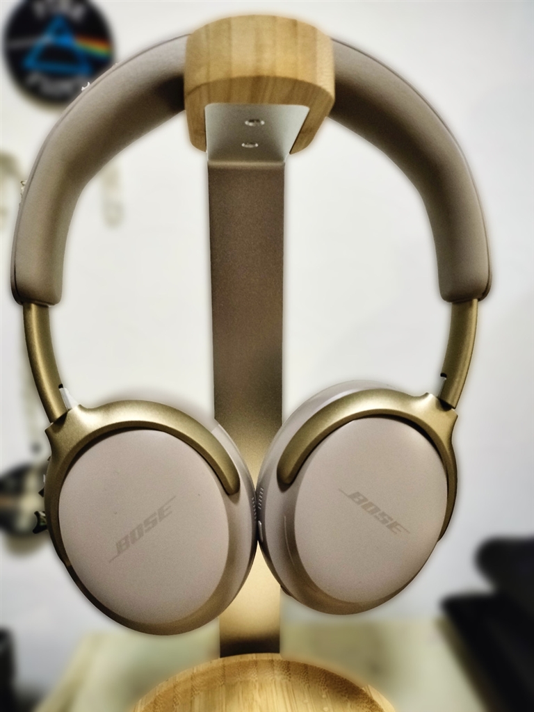 価格.com - 『首にかけた場合、この面は裏になります。』Bose