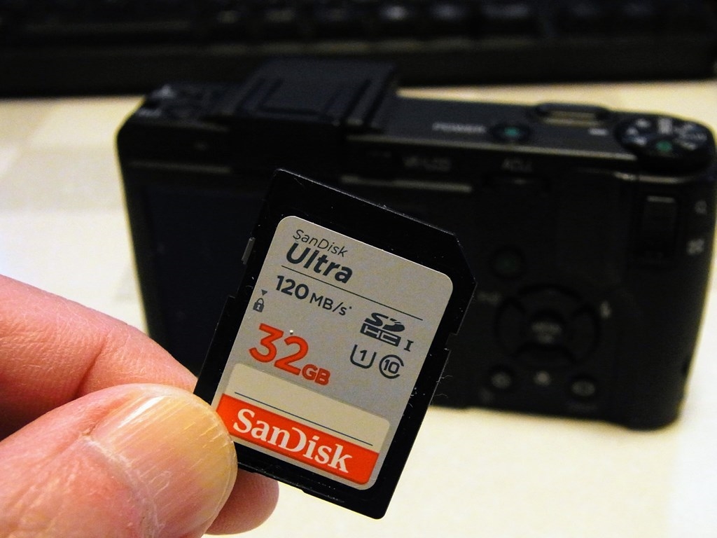 価格.com - 『SDHC 32GB 入れてみます』リコー GX200 桂町さん の