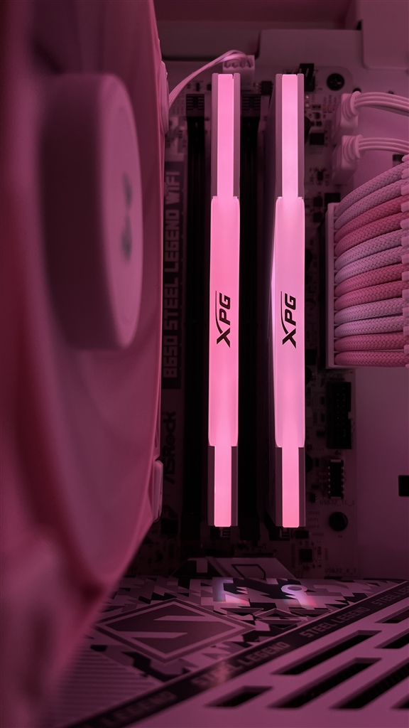 価格.com - ADATA AX5U5600C3616G-DCLARWH-DP [DDR5 PC5-44800