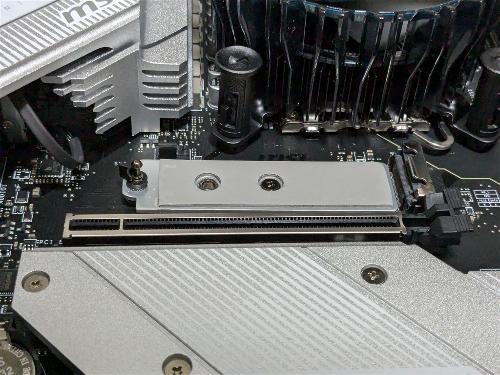 価格.com - 『ヒートシンク取り外し』MSI MPG B760M EDGE TI WIFI ごり