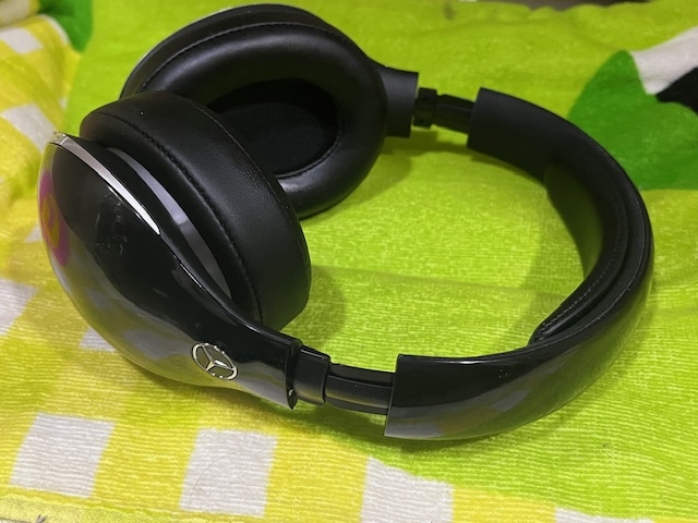 価格.com - 『Mercedes Benz ANCヘッドホン MB WHP 1』 イヤホン