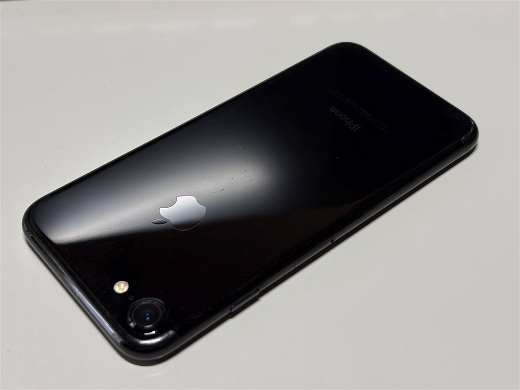 価格.com - 『唯一、iPhone7にのみあったジェットブラック』Apple