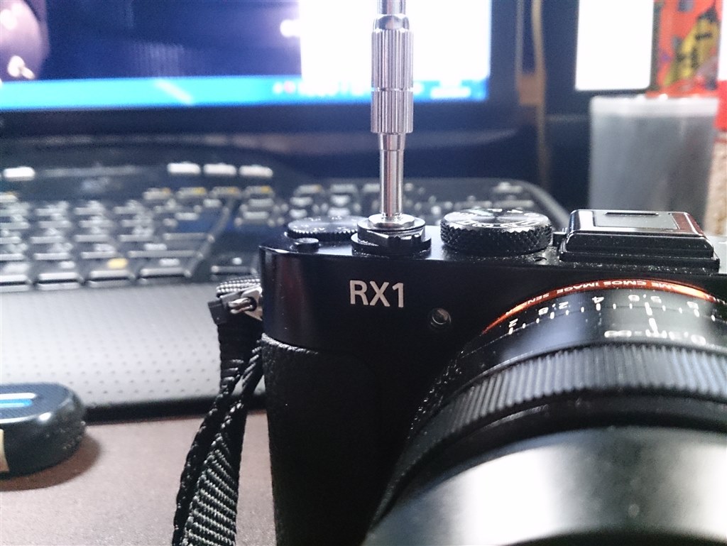 シャッター穴のサイズについて』 SONY サイバーショット DSC-RX1R の