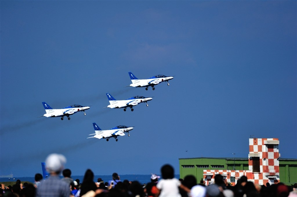 ショーコン確認用 航空祭はズームレンズNIKKOR Z 100-400mm f/4.5-5.6 VR Sが使い