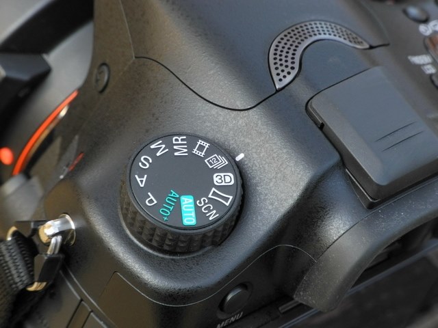 高速連写でのシャッタースピードの設定』 SONY α77 SLT-A77V ボディ の