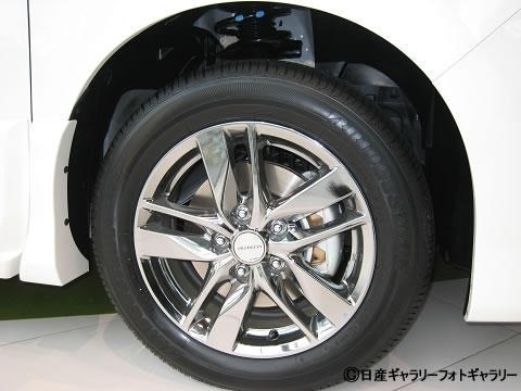 ホイールの水色ペンキについて』 日産 セレナ 2010年モデル のクチコミ掲示板 - 価格.com