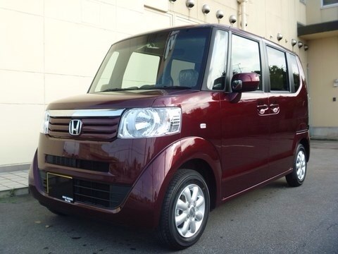 プレミアムディープロッソ・パール』 ホンダ オデッセイ 2013年モデル