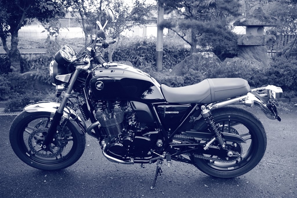 ホンダ CB1100 タンク　ブラック 2016年 CB1100 ABS/EX ABSに専用カラーをまとったSpecial