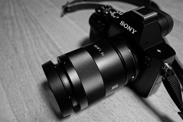 55mm f1.8 za メタルフード付き 55mm f1.8 za メタルフード付き 55mm f1.8 za メタルフード付き