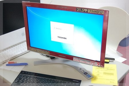 東芝 dynabook Qosmio D711 D711/T7CR PD711T7CBFR [シャイニーレッド 