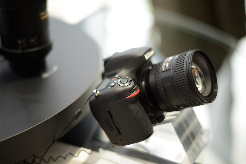 開放での解像感と後ボケ』 ニコン AF-S NIKKOR 35mm f/1.8G ED の