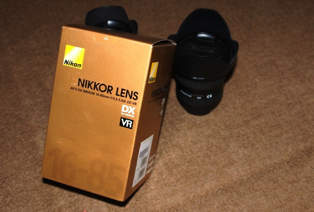 AF-S NIKKOR 24-85mm f/3.5-4.5G ED VR とで迷っています。』 ニコン AF-S DX NIKKOR 16-85mm  f/3.5-5.6G ED VR のクチコミ掲示板 - 価格.com