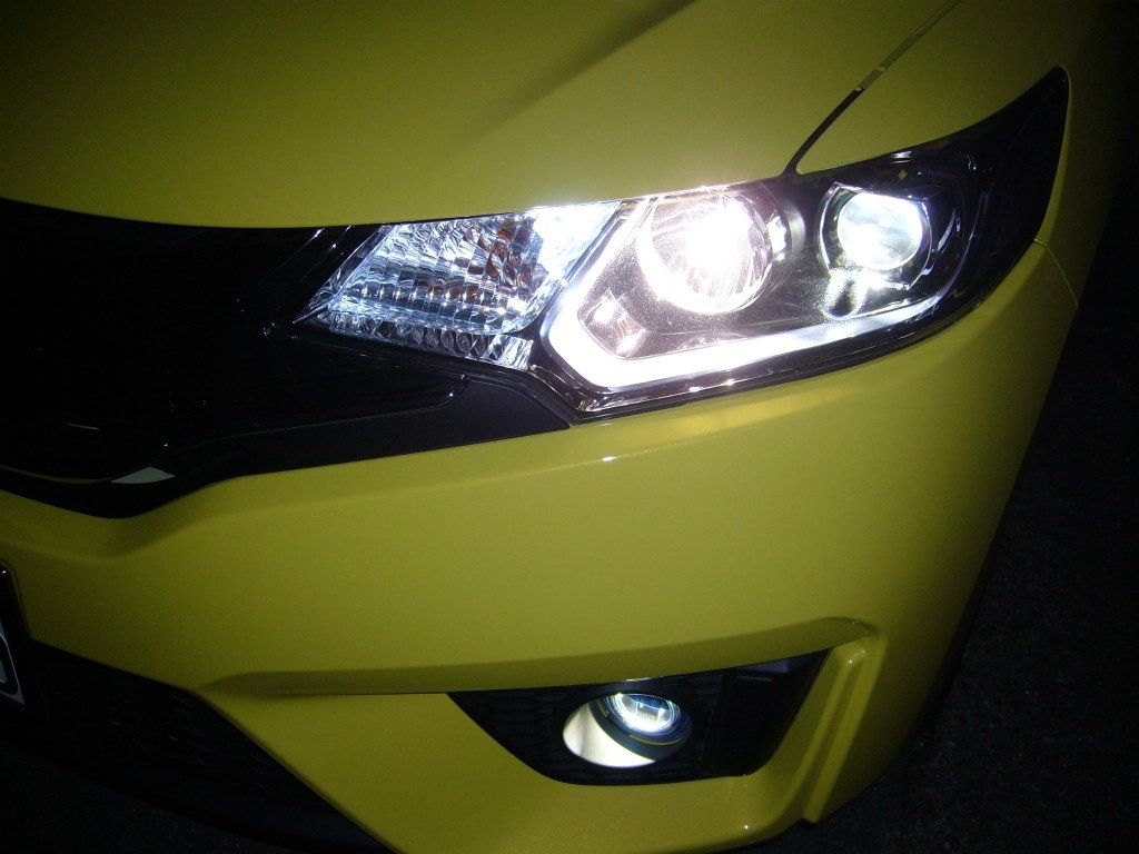ハイビームランプを交換しました ホンダ フィット 13年モデル のクチコミ掲示板 価格 Com