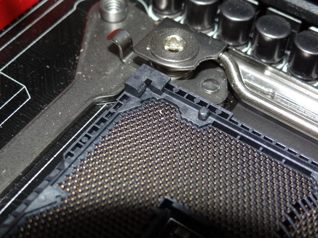 初期不良 CPUソケットのピンの曲がり』 ASUS Rampage IV GENE の
